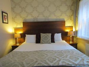 The Duke of Edinburgh Hotel & Bar