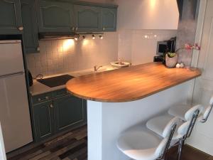 Queen Marina Face Mer