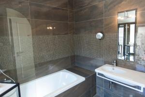 Hotels La Rotisserie du Chambertin : Petite Chambre Double