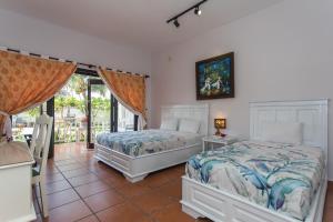 Phòng Superior 3 Người Với Tầm Nhìn Ra Hồ bơi Và Vườn (Triple Superior Garden  and Pool View)