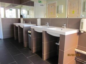 Quadruple Room with Shared Bathroom room in Uppsala City Hostel