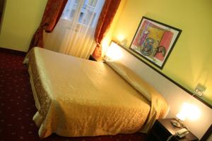 Standard Double Room with Fan room in Hotel Lugano