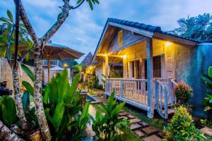 The Syron Huts Lembongan