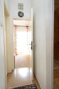 Two-Bedroom Apartment with Terrace and Sea View room in Apartments and rooms by the sea Molunat Dubrovnik - 2137