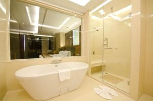 The Grand Fourwings Convention Hotel Bangkok