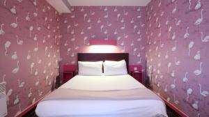 Executive Suite room in Citrus Hotel Cheltenham by Compass Hospitality