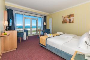 Double Room with Sea View room in Strand-Hotel Hübner
