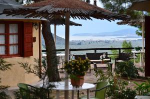 Chrissa Camping Rooms & Bungalows Parnassos Greece