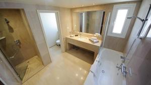 Luxury Bay View Villa 28 Right On The Beach