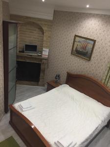 Double Room with Shared Bathroom room in Guest House near Patriarch's Ponds