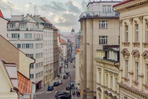 AIR CONDITIONED Terrace Apartment Prague