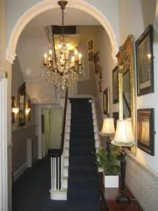 奎恩斯伯里酒店 - 伊斯特布恩