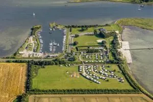 Nakskov Fjord Camping & Cottages - Magletving