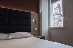 Pension Letto A Castello Ferrara Italien