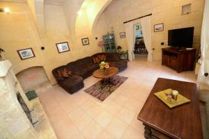 Tal-Masklu farmhouse