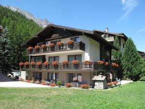 Ferienhaus Alea - 4-star hotels in Saas-Grund
