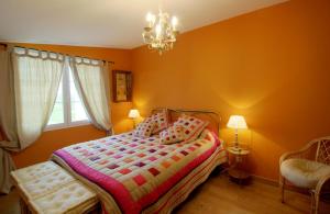 B&B / Chambres d'hotes La Mancine Laulan : Suite Familiale