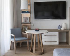 King Room with Arion Pine View room in Four Seasons Astir Palace Hotel Athens