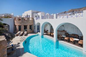 Meltemi Luxury Suites Santorini Greece