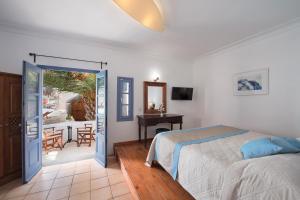Meltemi Luxury Suites Santorini Greece
