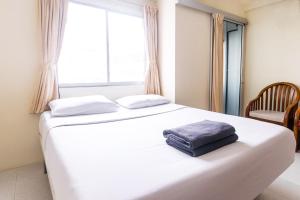 18 Coins Budget Hotel