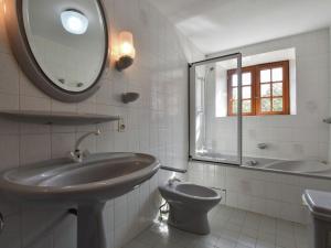Maisons de vacances Stone house with private pool : photos des chambres