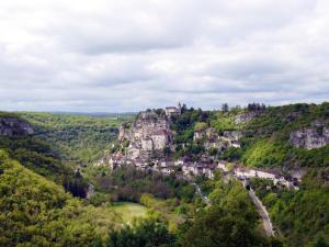 Maisons de vacances Rurally located holiday home with magnificent view close to Cazals : photos des chambres