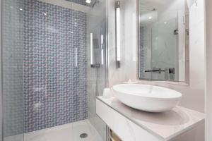 Hotels Hotel Dress Code : photos des chambres