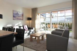 Three-Bedroom Apartment C4 room in Avenida Mountain Resort by Alpin Rentals