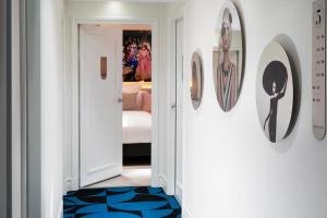 Hotels Hotel Dress Code : photos des chambres