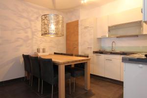 Two-Bedroom Apartment D17 room in Avenida Mountain Resort by Alpin Rentals