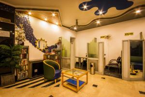 The Suncourt Hotel Yatri