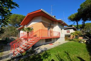 Villa a Lignano Riviera with air conditioning, Prázdninové domy - Lignano Sabbiadoro