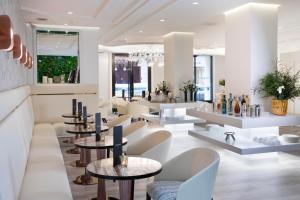 Hotels Hotel Dress Code : photos des chambres