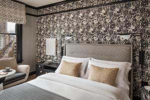 Premier King Accessible, Larger Guest room, 1 King room in San Francisco Proper Hotel, a Member of Design Hotels