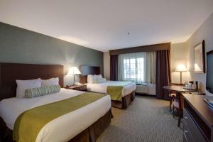Queen Suite with Two Queen Beds - Non-Smoking room in Best Western Plus, The Inn at Hampton