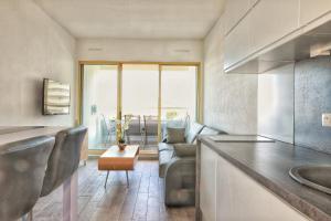 Appartements Apartment hotel Luxe vue mer a 100 metres des plages etage 8 : photos des chambres