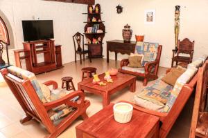 Shared lounge/TV area