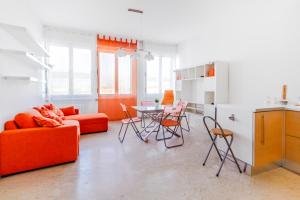 Orange Apartment Bologna