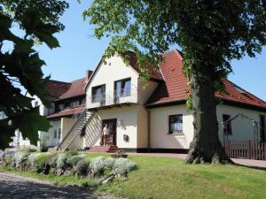 Nice Apartment with Private Terrace in Kropelin Germany