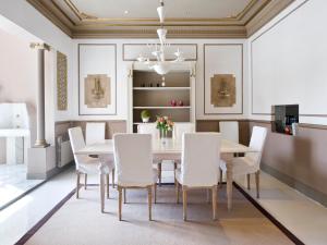 HoHomes - Centric Design Apartment
