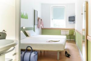 Twin Room room in ibis budget Berlin Alexanderplatz