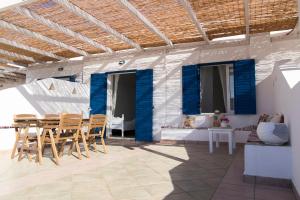 Armadoros Hotel / Ios Backpackers Ios Greece