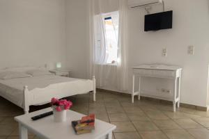 Armadoros Hotel / Ios Backpackers Ios Greece