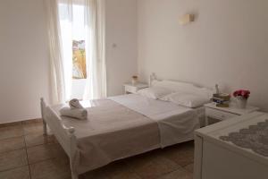 Armadoros Hotel / Ios Backpackers Ios Greece