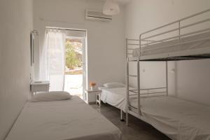 Armadoros Hotel / Ios Backpackers Ios Greece