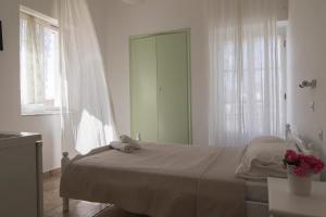 Armadoros Hotel / Ios Backpackers Ios Greece