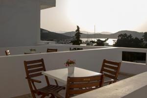 Armadoros Hotel / Ios Backpackers Ios Greece
