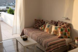 Armadoros Hotel / Ios Backpackers Ios Greece