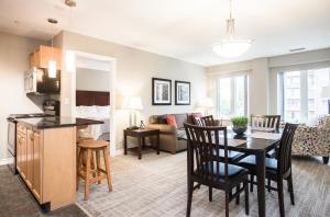 Canterra Suites Hotel - 3hvězdičkové hotely ve městě Edmonton